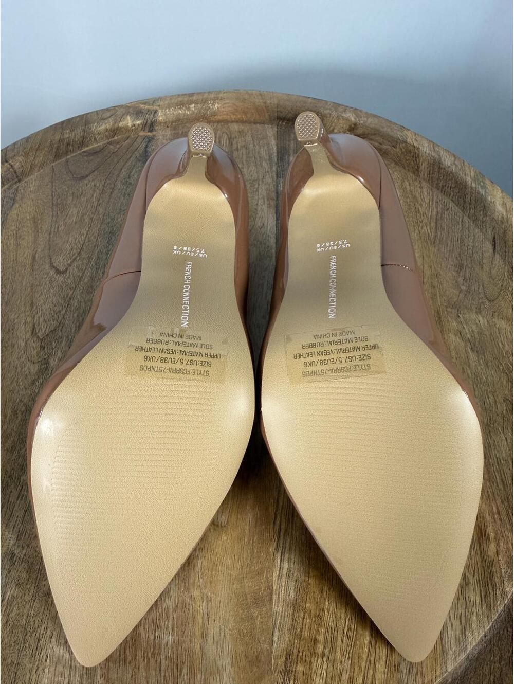 French Connection Patent Leather Tan Heels Pumps US 7.5 NWB - Picture 4 of 11